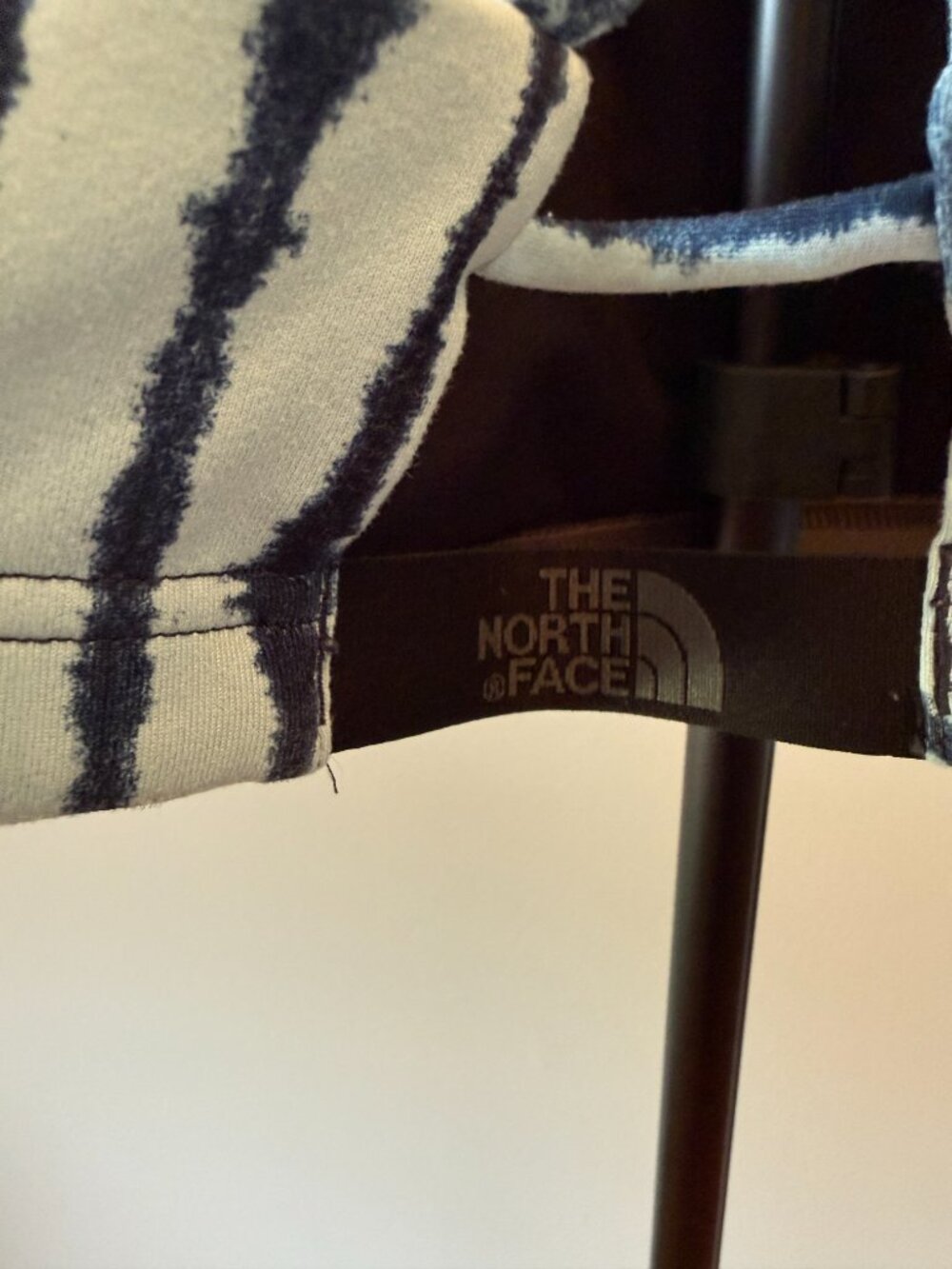 The North Face Racerback Sports Bra Blue Tie Dye Women's Large - Picture 3 of 4